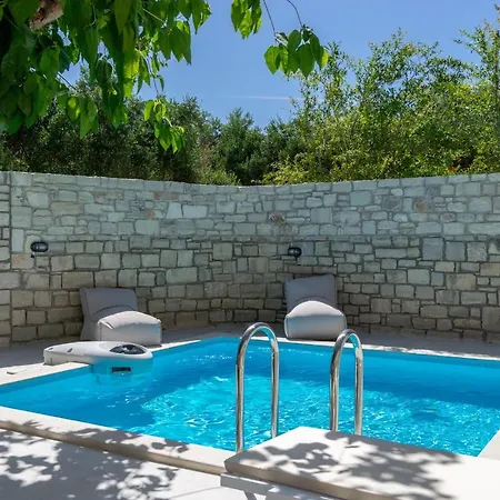Villa Foothills Blue Sfakaki